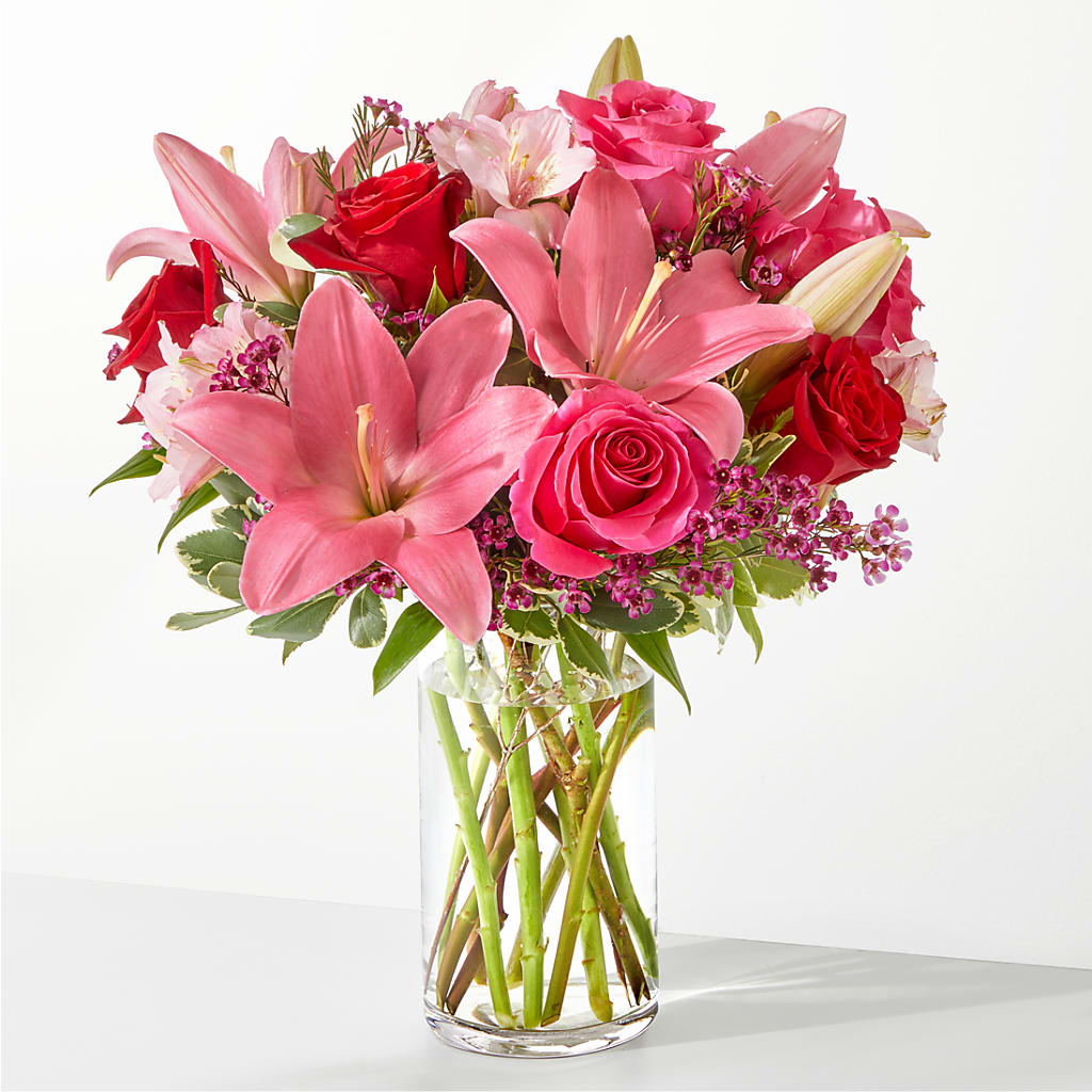 Lucky in Love Bouquet – Salon Diane Aubin Fleuriste Inc., Jonquiere PQ