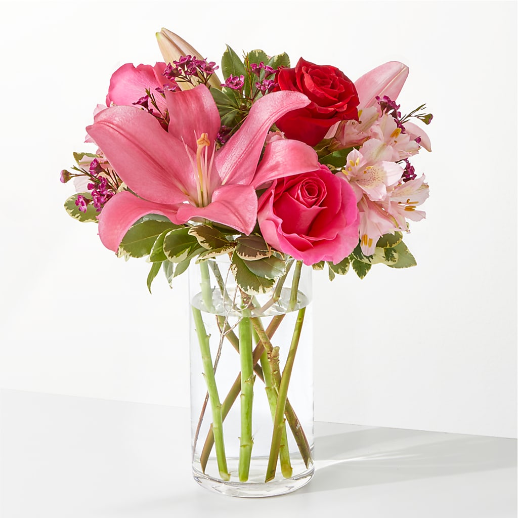 Lucky in Love Bouquet – Salon Diane Aubin Fleuriste Inc., Jonquiere PQ
