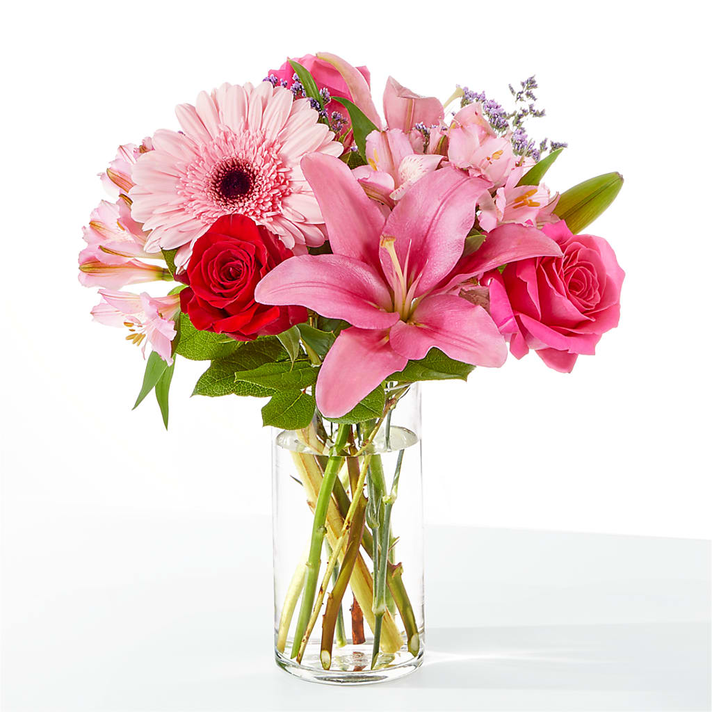 Lots of Love Bouquet – Salon Diane Aubin Fleuriste Inc., Jonquiere PQ