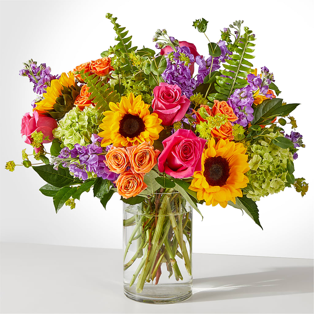 Vibrant Greetings Bouquet – Salon Diane Aubin Fleuriste Inc., Jonquiere PQ