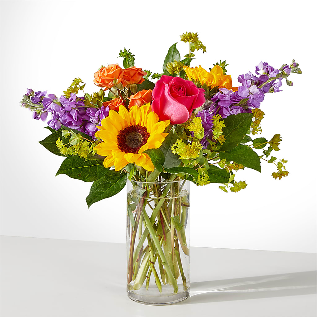 Vibrant Greetings Bouquet – Salon Diane Aubin Fleuriste Inc., Jonquiere PQ