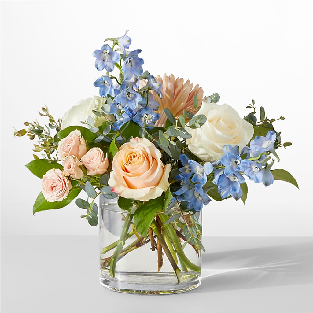 Inspired Bouquet – Salon Diane Aubin Fleuriste Inc., Jonquiere PQ