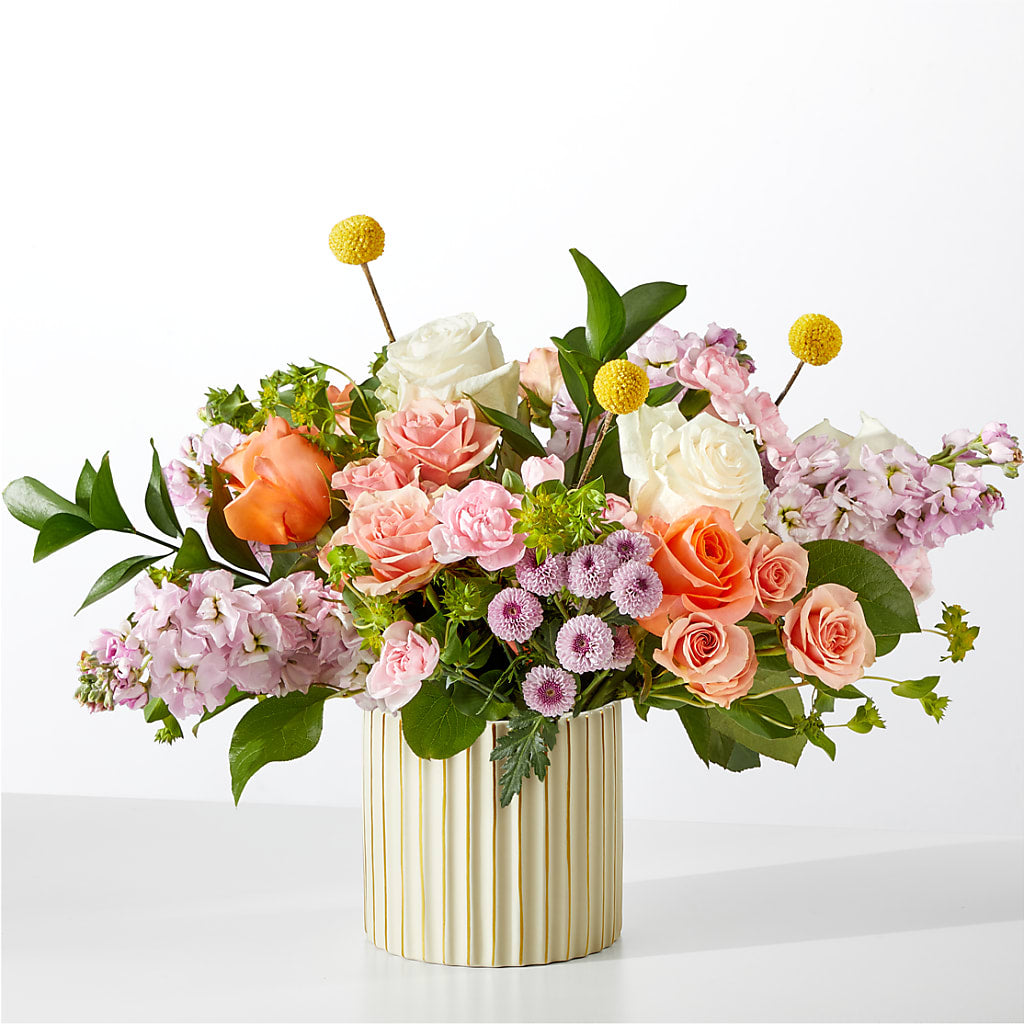 French Market Bouquet with Ivory Vase – Salon Diane Aubin Fleuriste Inc., Jonquiere PQ