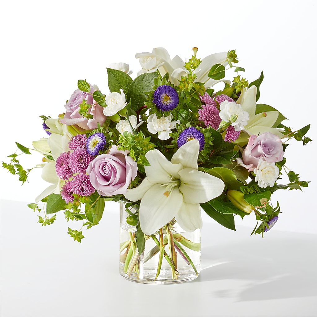 April Showers Bouquet – Salon Diane Aubin Fleuriste Inc., Jonquiere PQ