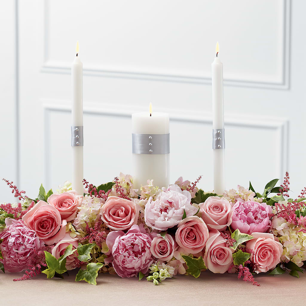 Worldwide Romance Unity Candle Arrangement – Salon Diane Aubin Fleuriste Inc., Jonquiere PQ