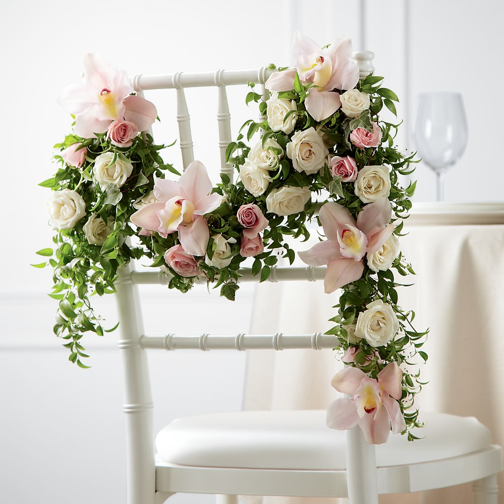 Orchid Rose Chair Décor – Salon Diane Aubin Fleuriste Inc., Jonquiere PQ
