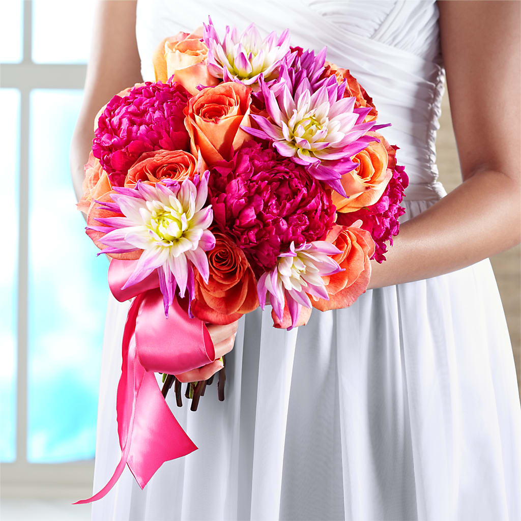 New Love Bouquet – Salon Diane Aubin Fleuriste Inc., Jonquiere PQ