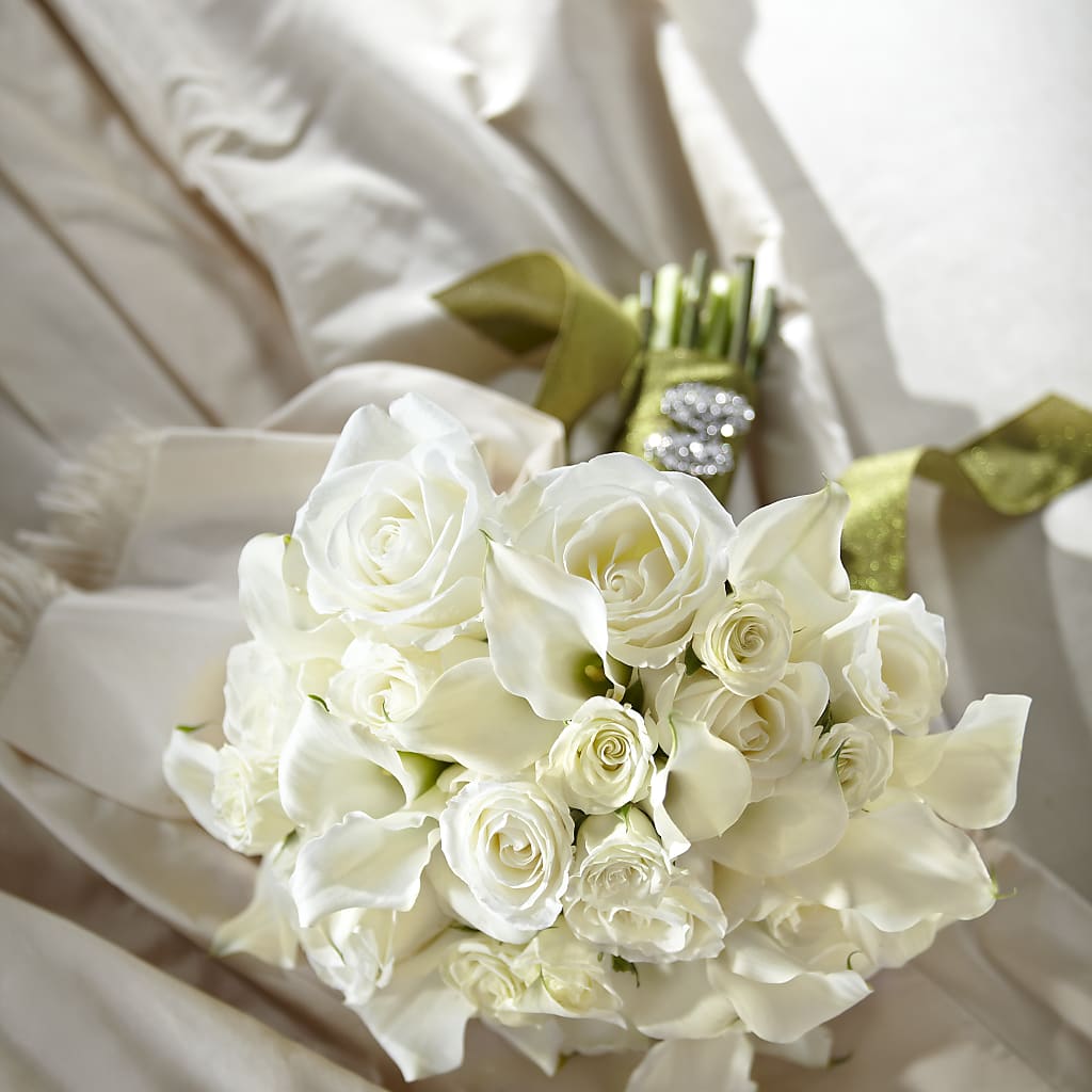 Serene Highness Bouquet – Salon Diane Aubin Fleuriste Inc., Jonquiere PQ