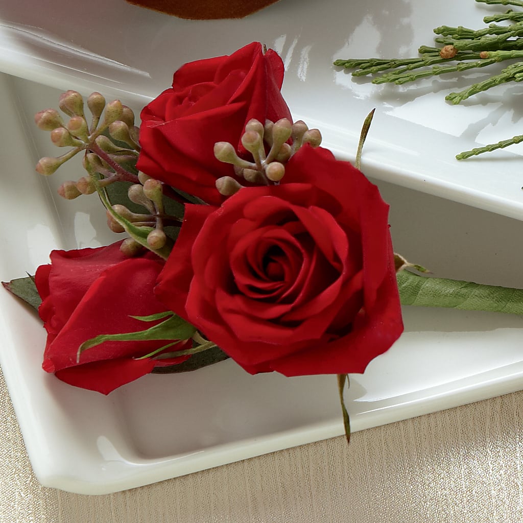 Red Spray Rose Boutonniere – Salon Diane Aubin Fleuriste Inc., Jonquiere PQ