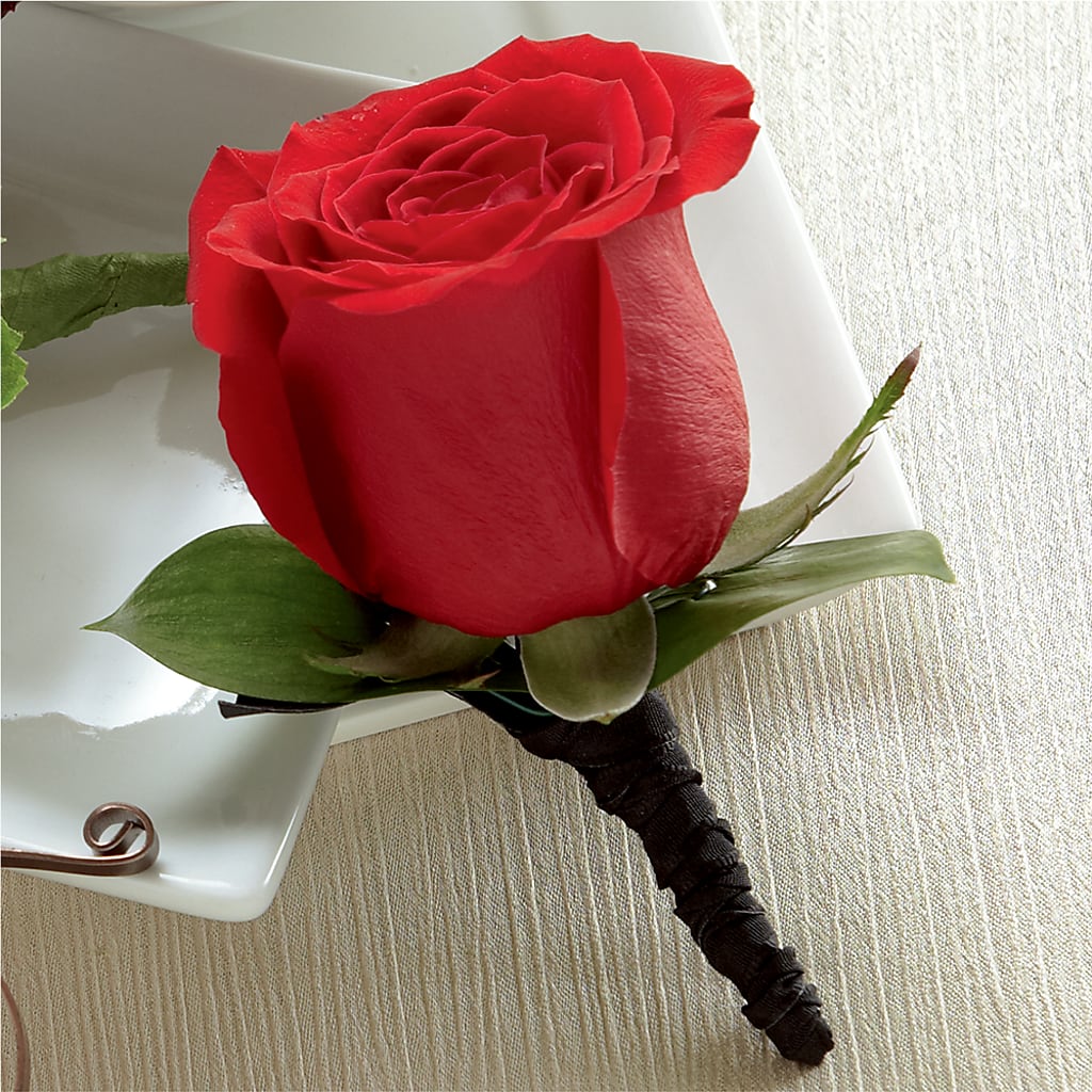 Red Rose Boutonniere – Salon Diane Aubin Fleuriste Inc., Jonquiere PQ