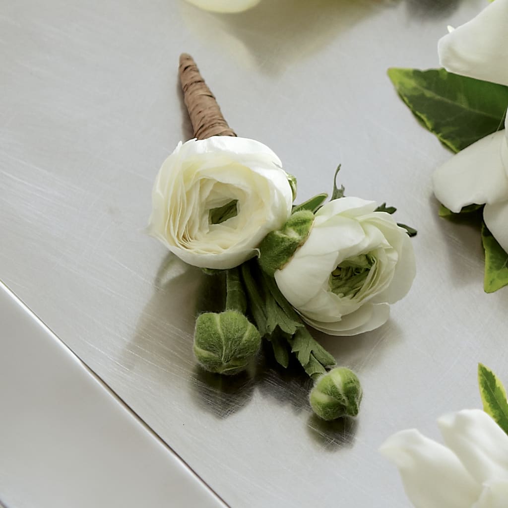 White Ranunculus Boutonniere – Salon Diane Aubin Fleuriste Inc., Jonquiere PQ