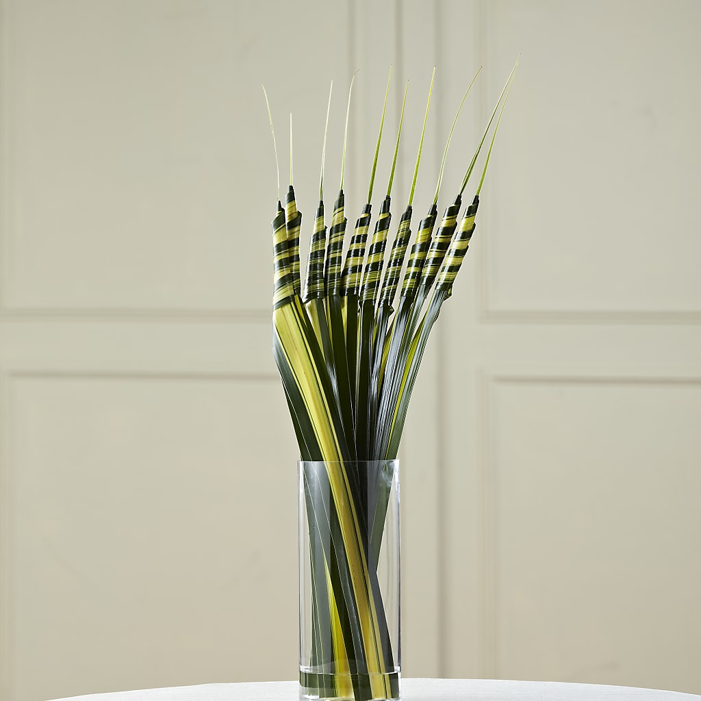 Twisted Hala Bouquet – Salon Diane Aubin Fleuriste Inc., Jonquiere PQ