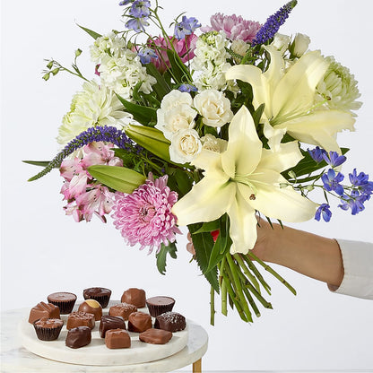 Winter Celebration Bouquet –  Salon Diane Aubin Fleuriste Inc., Jonquiere PQ
