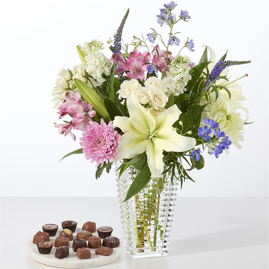 Winter Celebration Bouquet –  Salon Diane Aubin Fleuriste Inc., Jonquiere PQ