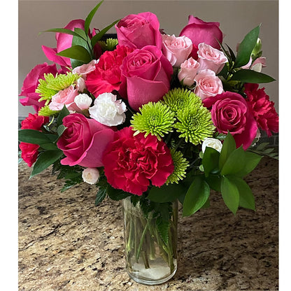 Sweet & Pretty Bouquet –  Salon Diane Aubin Fleuriste Inc., Jonquiere PQ