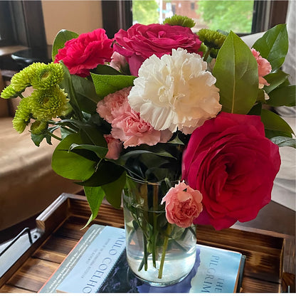 Sweet & Pretty Bouquet –  Salon Diane Aubin Fleuriste Inc., Jonquiere PQ