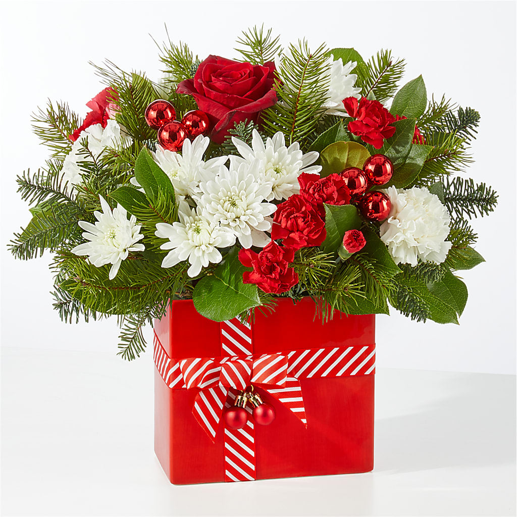 Presents Under the Tree Bouquet –  Salon Diane Aubin Fleuriste Inc., Jonquiere PQ