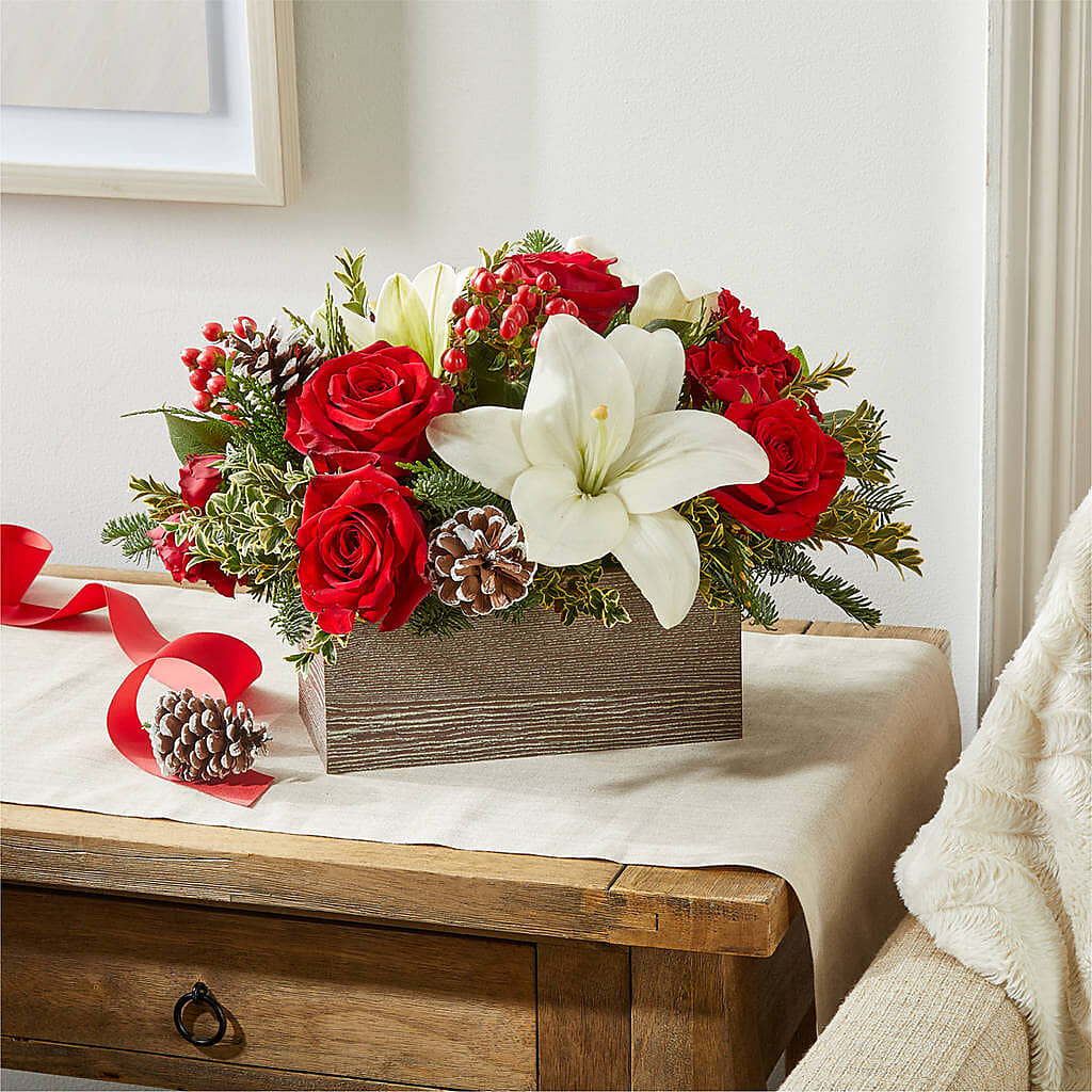 Snowy Wonderland Bouquet –  Salon Diane Aubin Fleuriste Inc., Jonquiere PQ