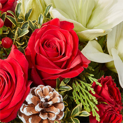 Snowy Wonderland Bouquet –  Salon Diane Aubin Fleuriste Inc., Jonquiere PQ