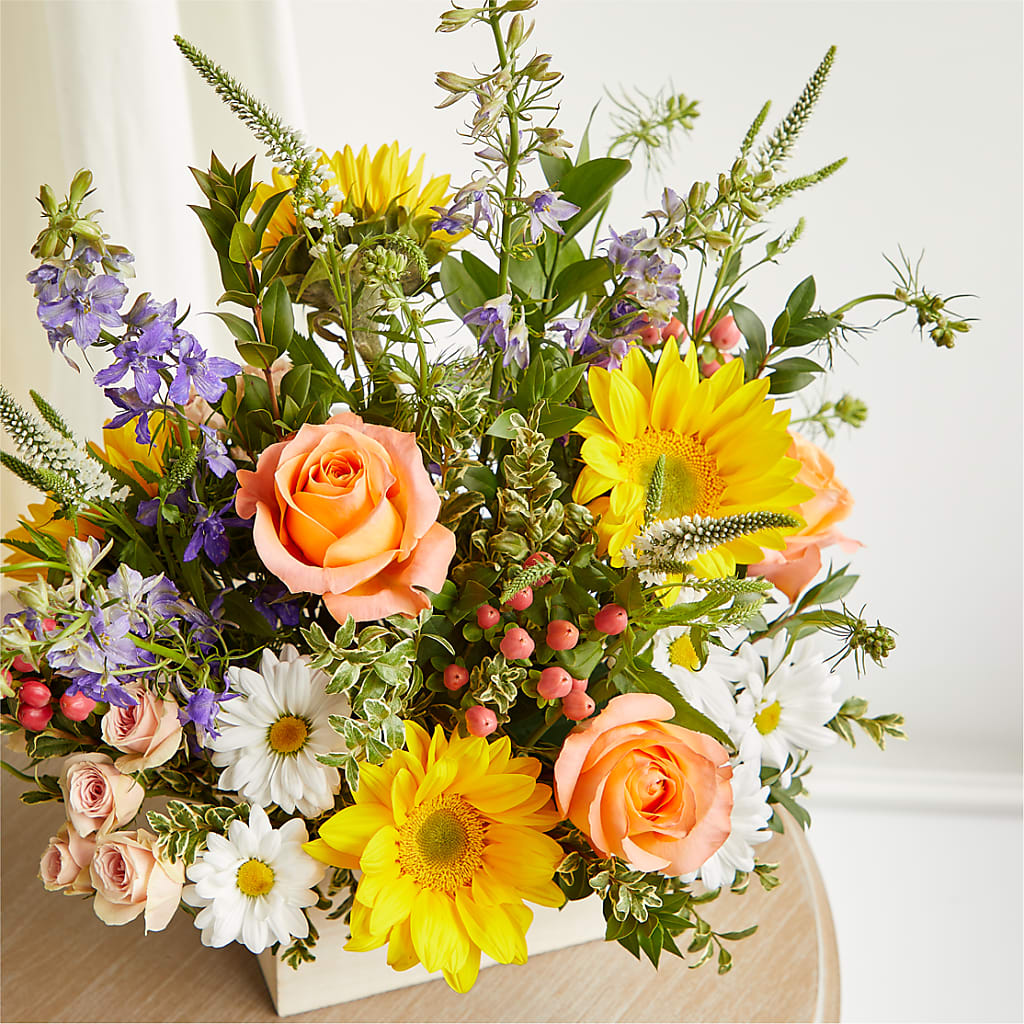 The Good Life Bouquet –  Salon Diane Aubin Fleuriste Inc., Jonquiere PQ