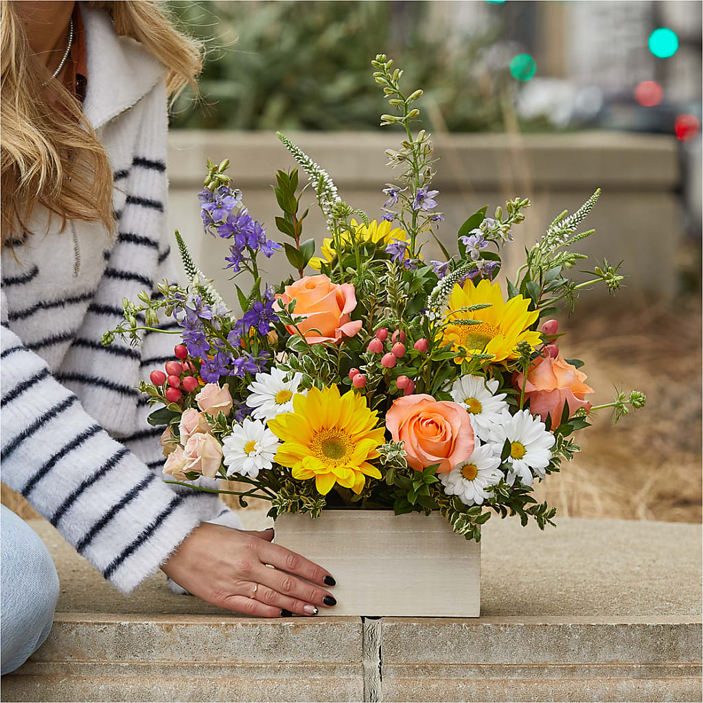 The Good Life Bouquet –  Salon Diane Aubin Fleuriste Inc., Jonquiere PQ