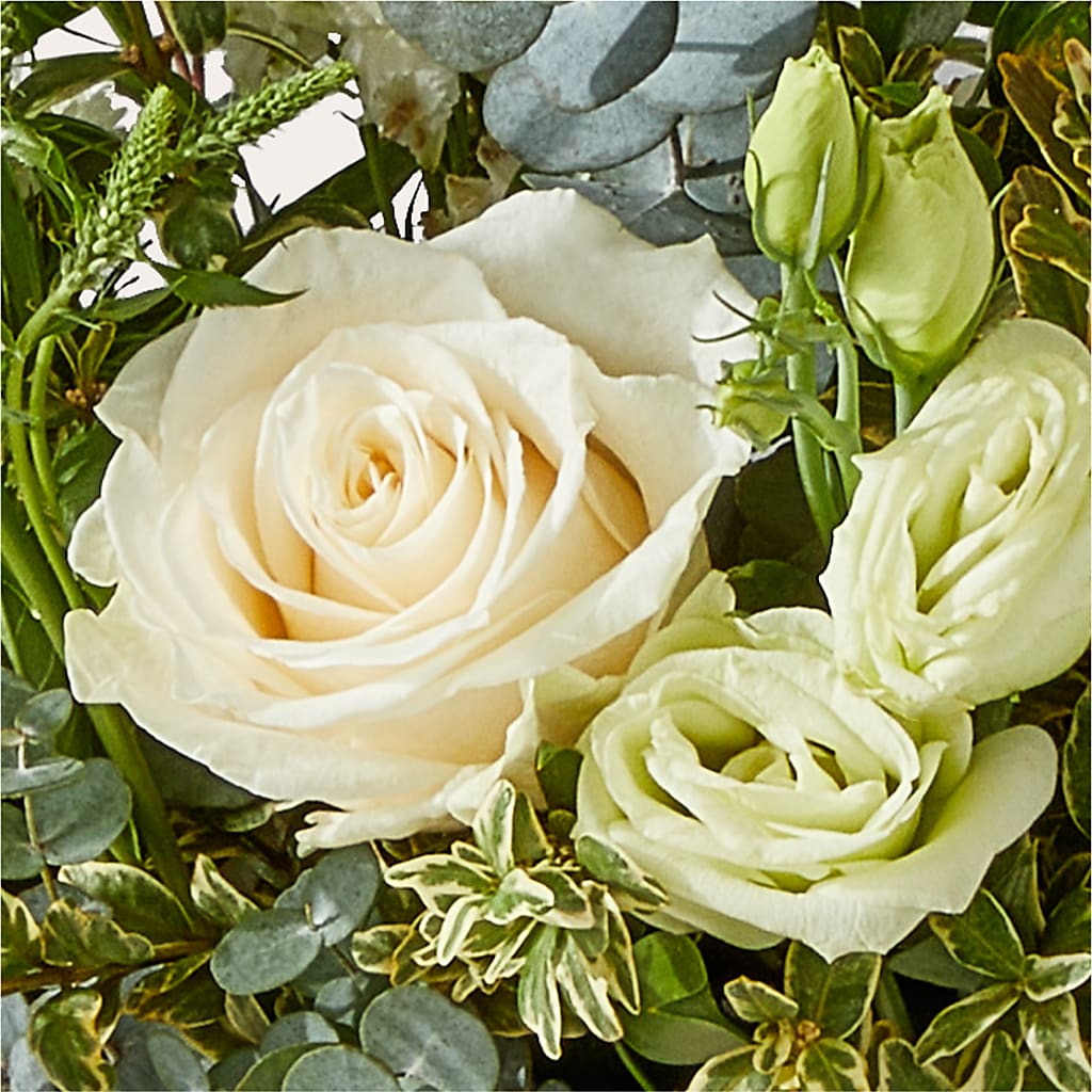 Cashmere Bouquet –  Salon Diane Aubin Fleuriste Inc., Jonquiere PQ