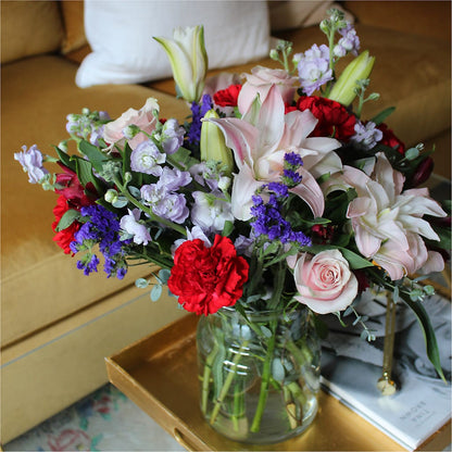 Romantique Bouquet –  Salon Diane Aubin Fleuriste Inc., Jonquiere PQ