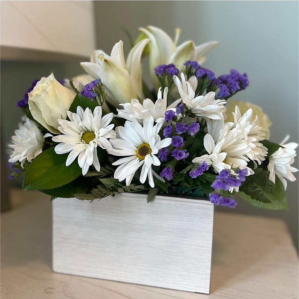 Beyond Blue Box Bouquet –  Salon Diane Aubin Fleuriste Inc., Jonquiere PQ