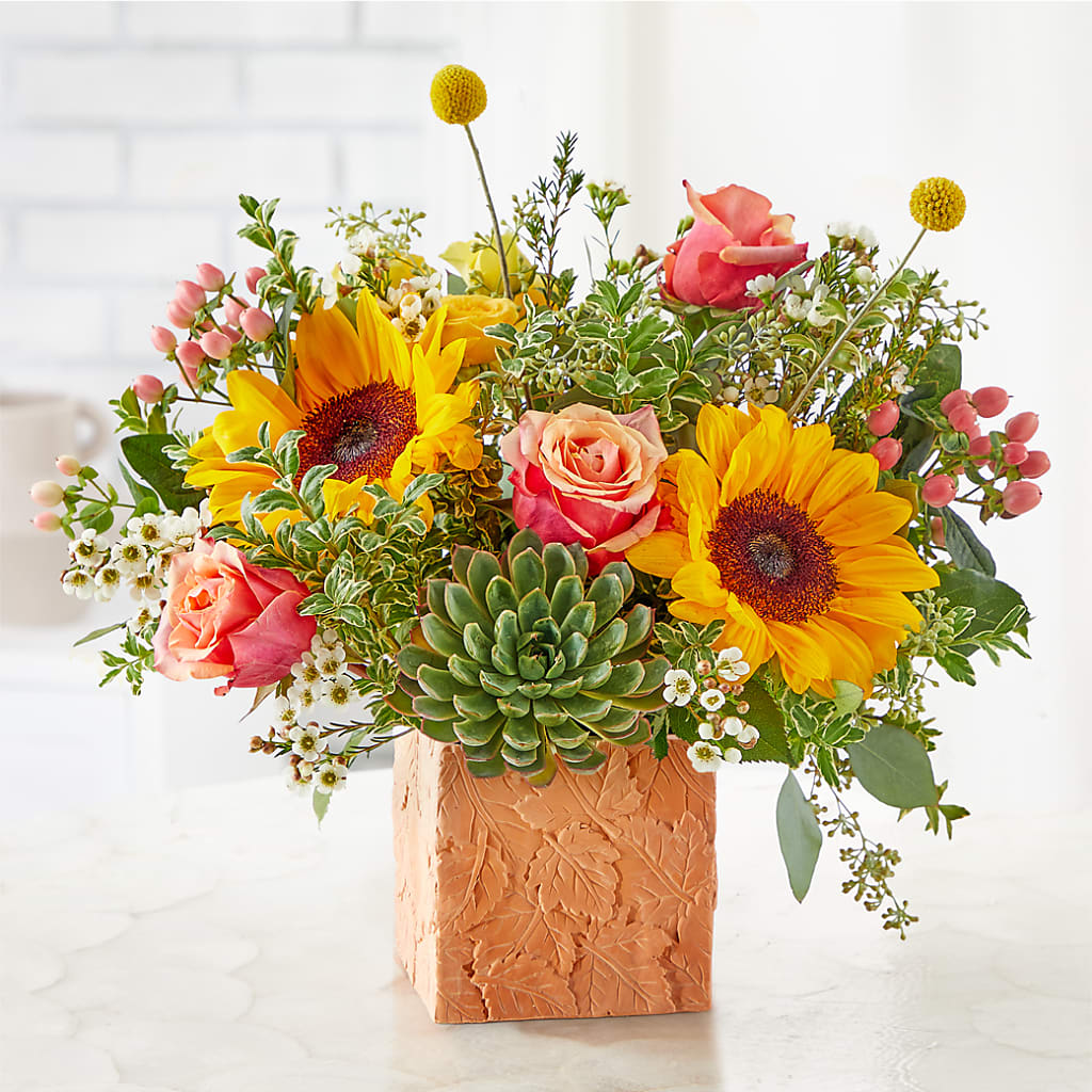 Sunflower Season Bouquet –  Salon Diane Aubin Fleuriste Inc., Jonquiere PQ
