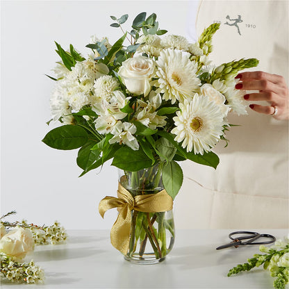 New Beginnings – A Florist Original –  Salon Diane Aubin Fleuriste Inc., Jonquiere PQ