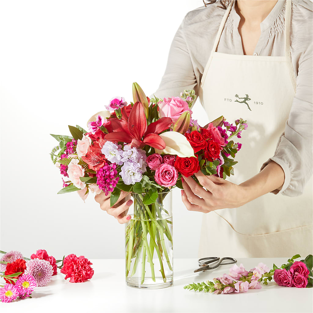Swooning Over You - A Luxury Florist Original –  Salon Diane Aubin Fleuriste Inc., Jonquiere PQ