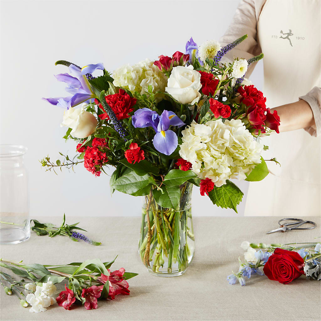 Star Spangled - A Florist Original –  Salon Diane Aubin Fleuriste Inc., Jonquiere PQ