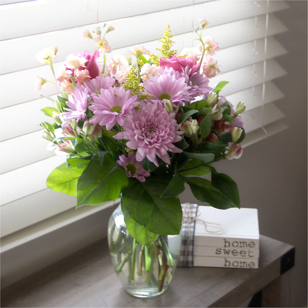 Pastel Tradition - A Florist Original –  Salon Diane Aubin Fleuriste Inc., Jonquiere PQ