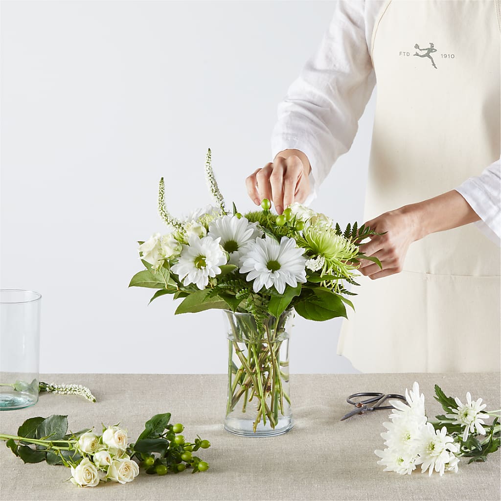 Irish Garden - A Florist Original –  Salon Diane Aubin Fleuriste Inc., Jonquiere PQ