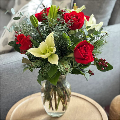Glittering Lights Bouquet –  Salon Diane Aubin Fleuriste Inc., Jonquiere PQ