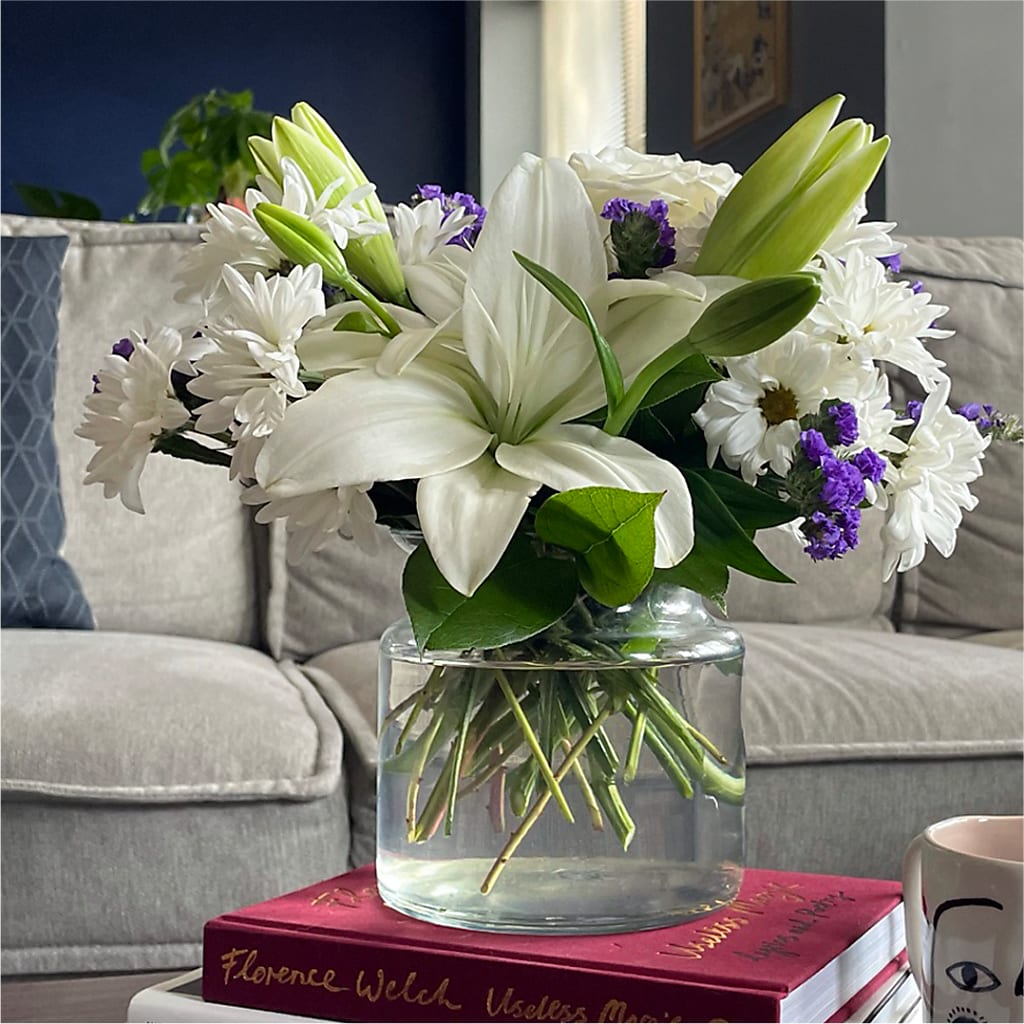 Beyond Blue Bouquet –  Salon Diane Aubin Fleuriste Inc., Jonquiere PQ