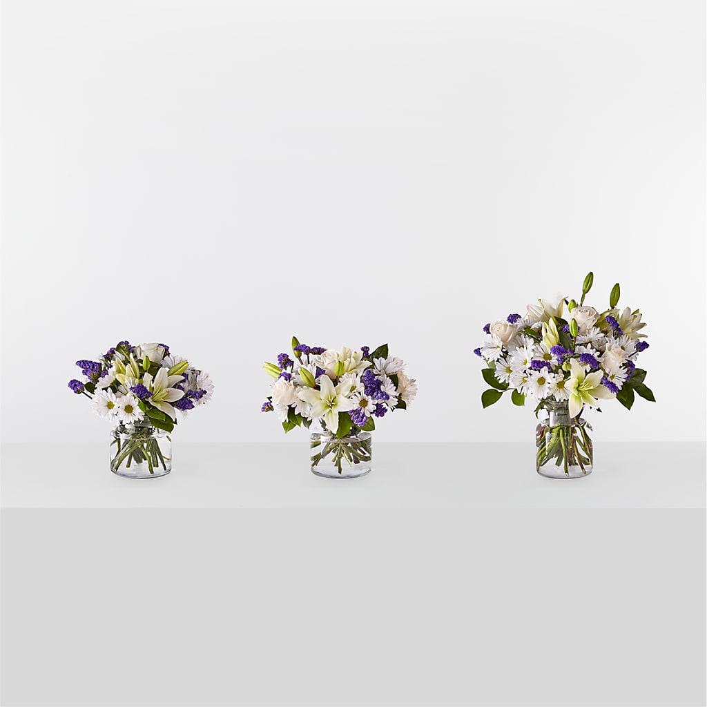 Beyond Blue Bouquet –  Salon Diane Aubin Fleuriste Inc., Jonquiere PQ