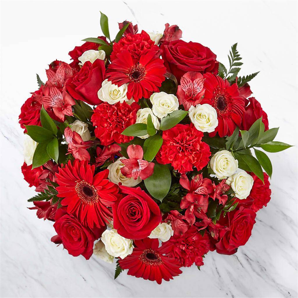 Hearts Embrace Bouquet –  Salon Diane Aubin Fleuriste Inc., Jonquiere PQ