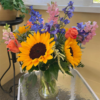 Rays of Life Bouquet –  Salon Diane Aubin Fleuriste Inc., Jonquiere PQ
