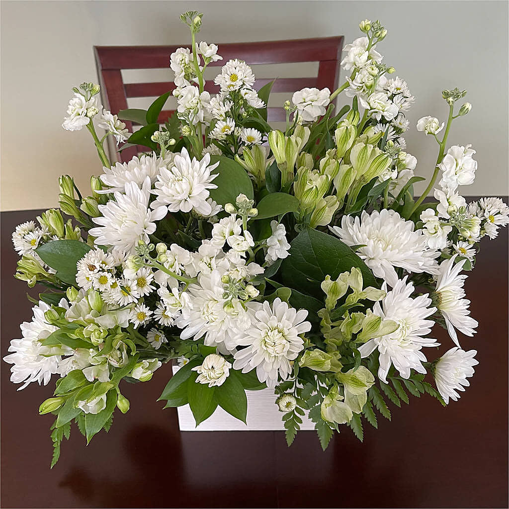 Eternal Affection Arrangement –  Salon Diane Aubin Fleuriste Inc., Jonquiere PQ