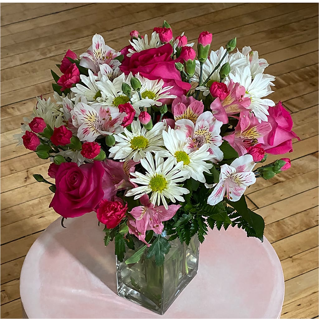 Sweet Surprises® Bouquet –  Salon Diane Aubin Fleuriste Inc., Jonquiere PQ