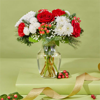 Chance of Flurries Bouquet –  Salon Diane Aubin Fleuriste Inc., Jonquiere PQ