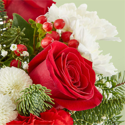 Chance of Flurries Bouquet –  Salon Diane Aubin Fleuriste Inc., Jonquiere PQ
