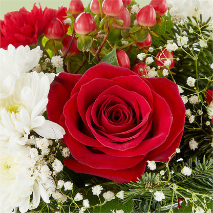Chance of Flurries Bouquet –  Salon Diane Aubin Fleuriste Inc., Jonquiere PQ