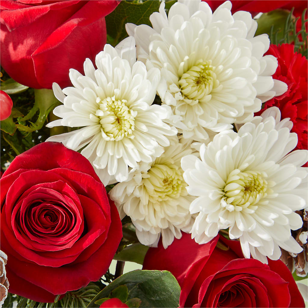 Snow Angel Bouquet –  Salon Diane Aubin Fleuriste Inc., Jonquiere PQ