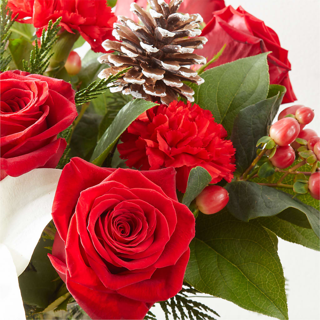 Oh So Jolly Bouquet –  Salon Diane Aubin Fleuriste Inc., Jonquiere PQ
