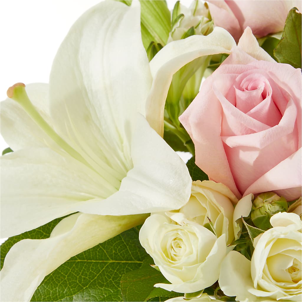 Kindhearted Bouquet –  Salon Diane Aubin Fleuriste Inc., Jonquiere PQ