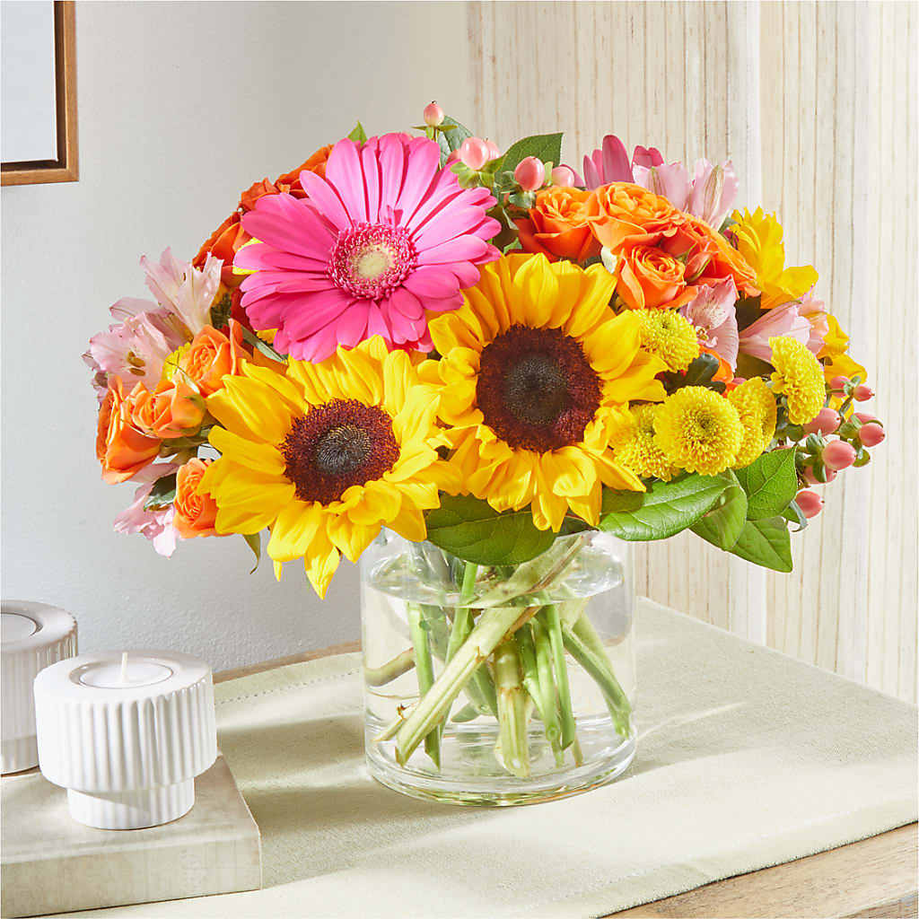 Beach Day Bouquet –  Salon Diane Aubin Fleuriste Inc., Jonquiere PQ