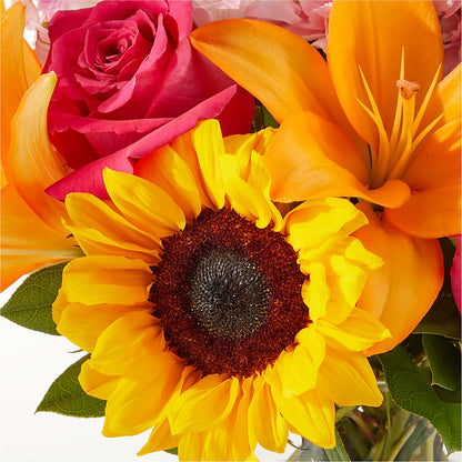 In Full Swing Bouquet –  Salon Diane Aubin Fleuriste Inc., Jonquiere PQ
