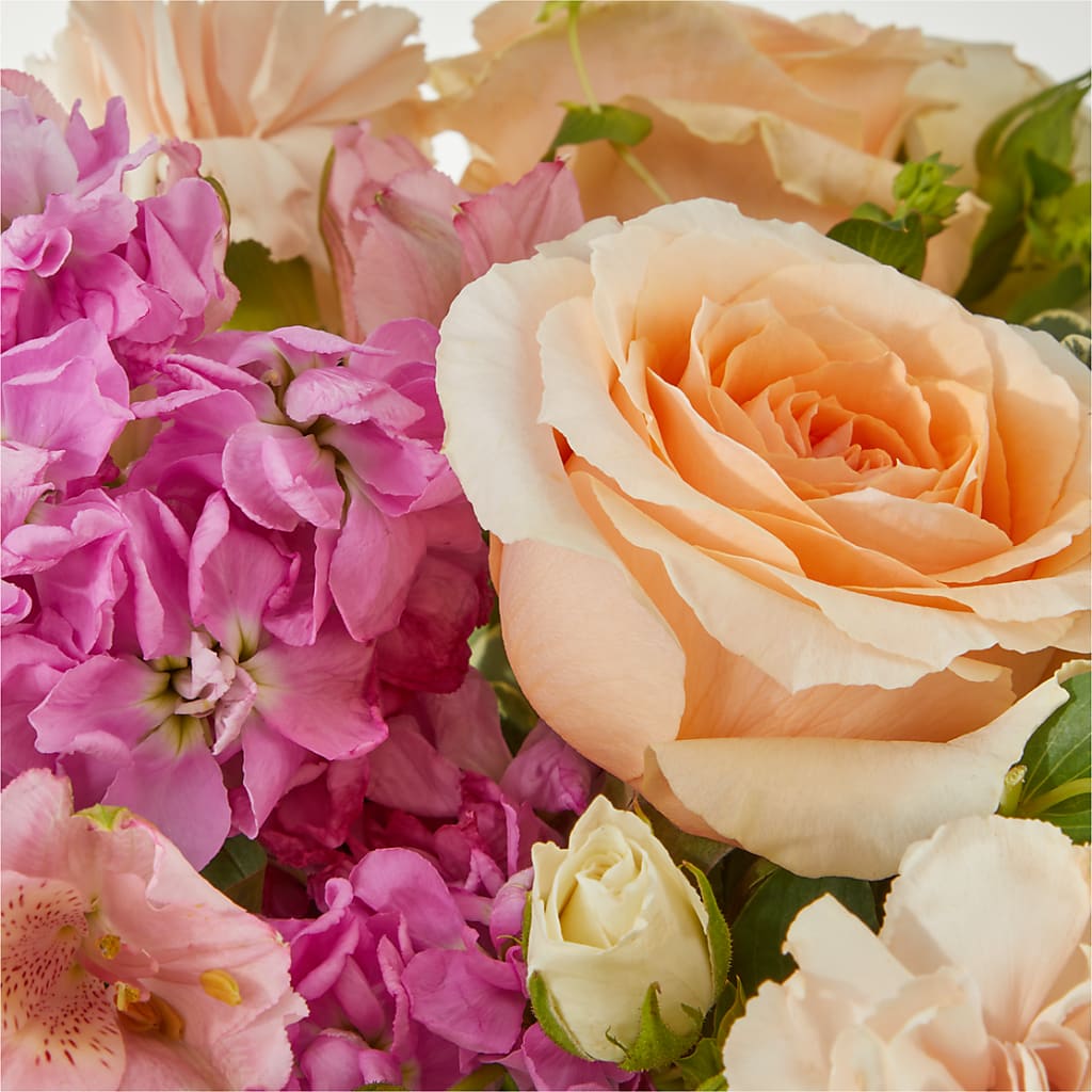 Paradise Bouquet –  Salon Diane Aubin Fleuriste Inc., Jonquiere PQ